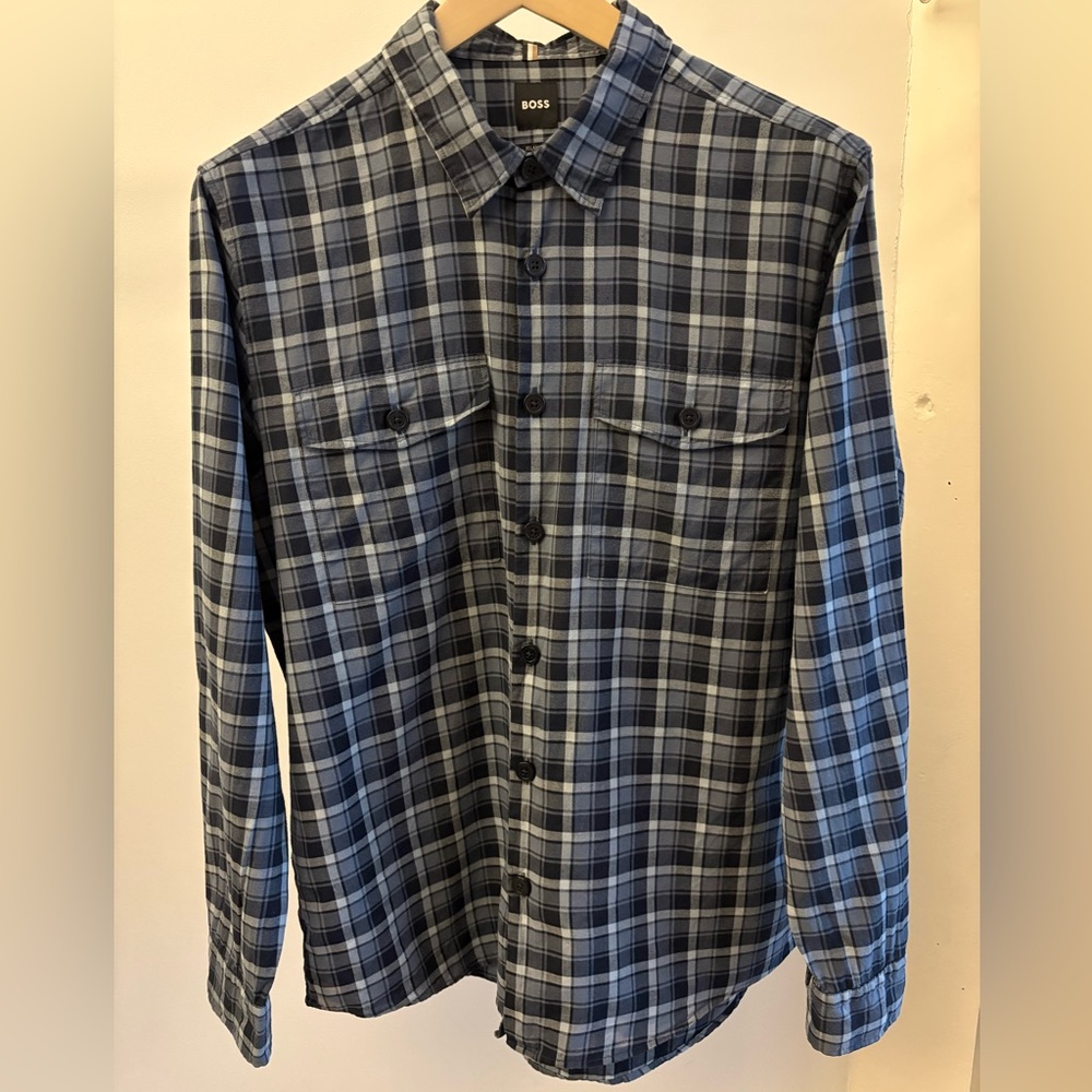Hugo Boss Casual Shirt Blue Plaid 2 Front Pocket Soft Woven Cotton L Relaxed Fit